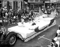 Apple Blossom float 1953